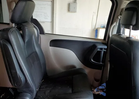 2020 Dodge Grand Caravan Sxt z USA, uszkodzony, nr VIN 2C4RDGCG0LR205938